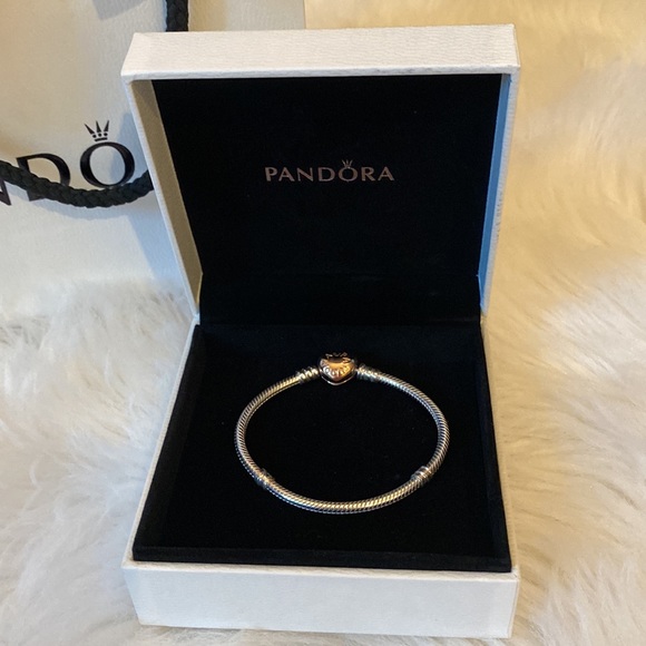 BNIB Pandora Moments Heart Clasp Snake Chain Bracelet! - Picture 10 of 17